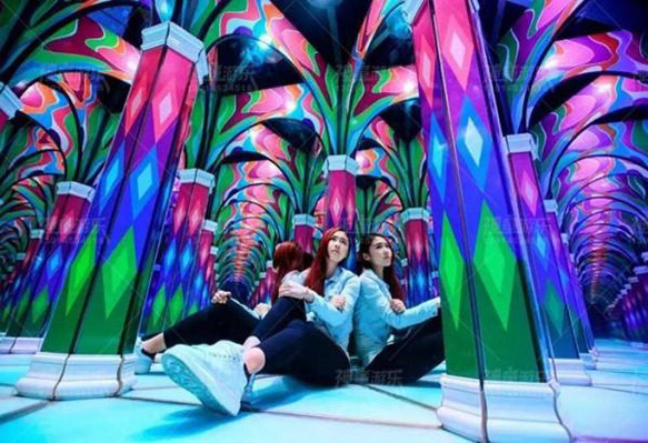 amazing mirror maze